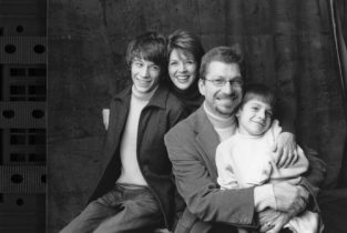 Family_Courtesy of Randy Bacon Studios